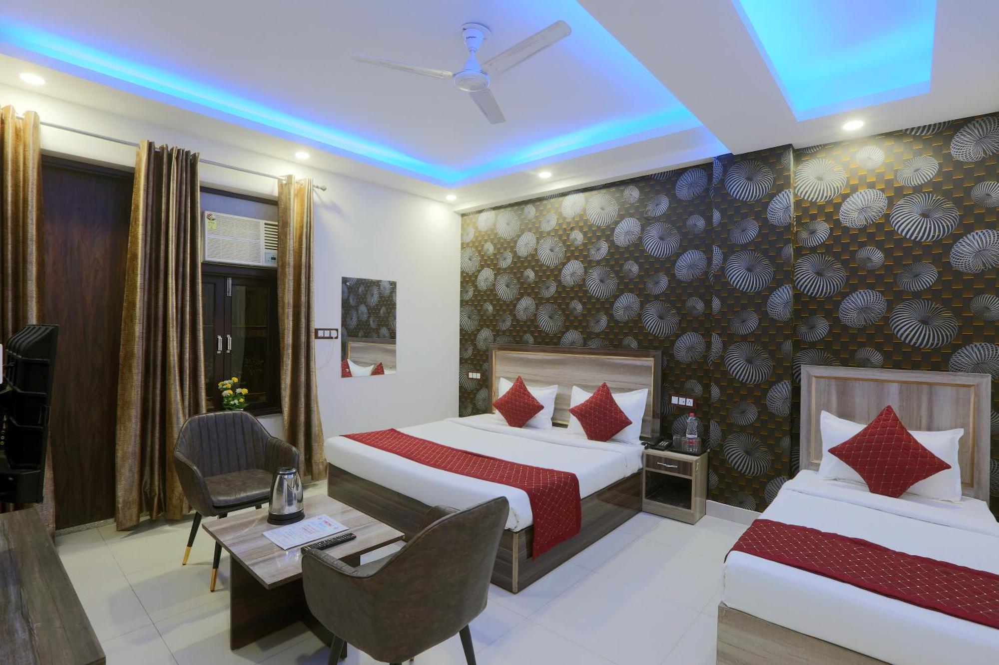 Oaks Inn Plaza Delhi Airport New Delhi Buitenkant foto