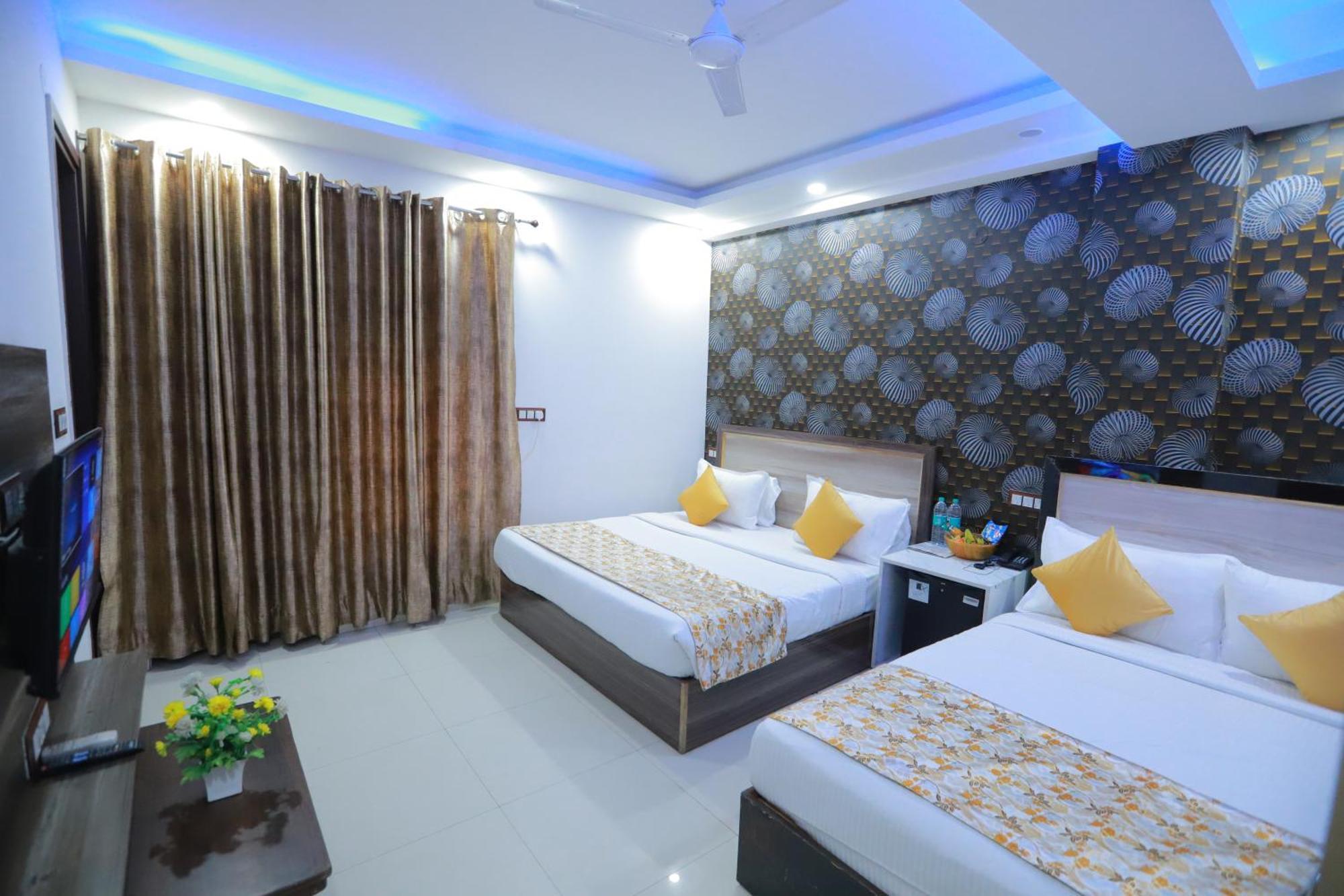 Oaks Inn Plaza Delhi Airport New Delhi Buitenkant foto