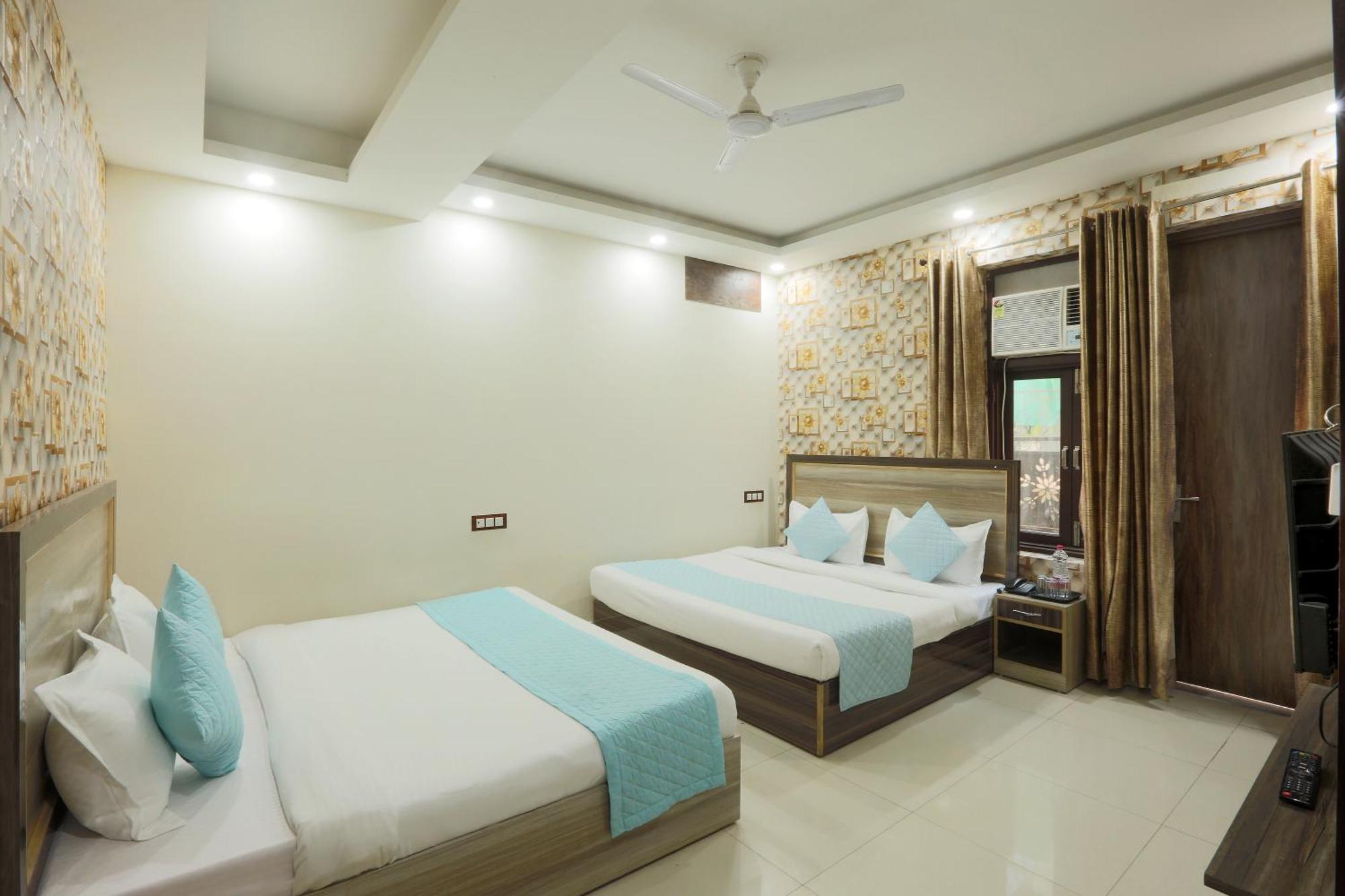 Oaks Inn Plaza Delhi Airport New Delhi Buitenkant foto